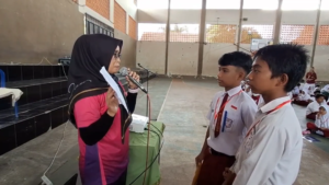 Guru SMPN 7 Jember Terapkan Cara Unik di MPLS, Siswa Diminta Gambar Sketsa Sekolah dan Hafal Pancasila