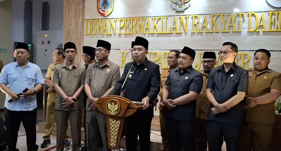 Bupati Jember Keluarkan Surat Edaran: Siswa Belajar Daring dan Pegawai Pemkab Work From Home Imbas Tersendatnya pasokan BBM