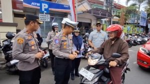 Operasi Patuh Semeru di Jember, Banyak Pengendara Melanggar Karena Tak Pakai Helm dan Terobos Jalan