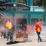 Simulasi PMR Warnai MPLS di SMK 01 Diponegoro, Edukasi Pertolongan Pertama Dapat Apresiasi Siswa Baru