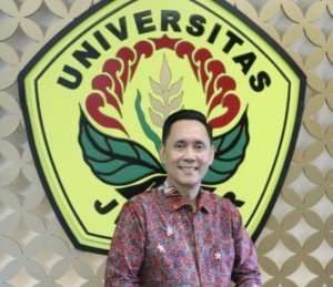 Prof. Ermanto Fahamsyah: Guru Besar UNEJ Gagaskan Penguatan Hukum Ekonomi Demi Keadilan Sosial