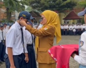MPLS SMP Negeri 11 Jember Kenalkan Lingkungan Sekolah Lewat Tur dan Literasi Karakter