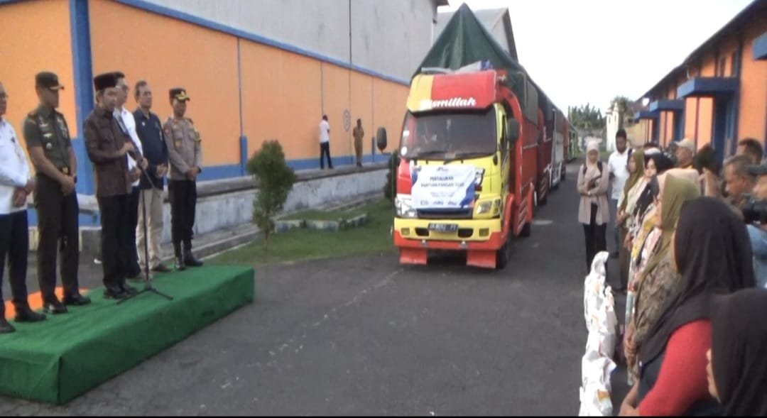 Pemkab Jember Salurkan Bantuan Beras untuk Tekan Harga