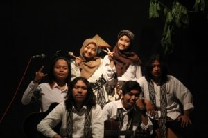 Talenta Emas Musikalisasi Puisi Mahasiswa FKIP UNEJ, Hingga Raih Juara 1 di Ajang Nasional KKM IKAPROBSI 2025