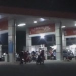 Distribusi BBM ke Jember Tersendat, Warga Menginap di SPBU Demi Dapatkan Pertalite