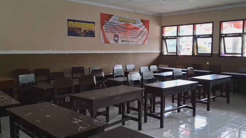 Sekolah di Jember Sepi, Belajar Daring Diterapkan Imbas Kelangkaan BBM