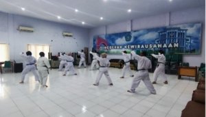 UNARS Tempa Karakter Mahasiswa Lewat Ujian Kenaikan Tingkat Karate