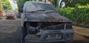 Mobil Kijang Terbakar di Jalan Gajah Mada Jember, Sempat Terdengar Ledakan