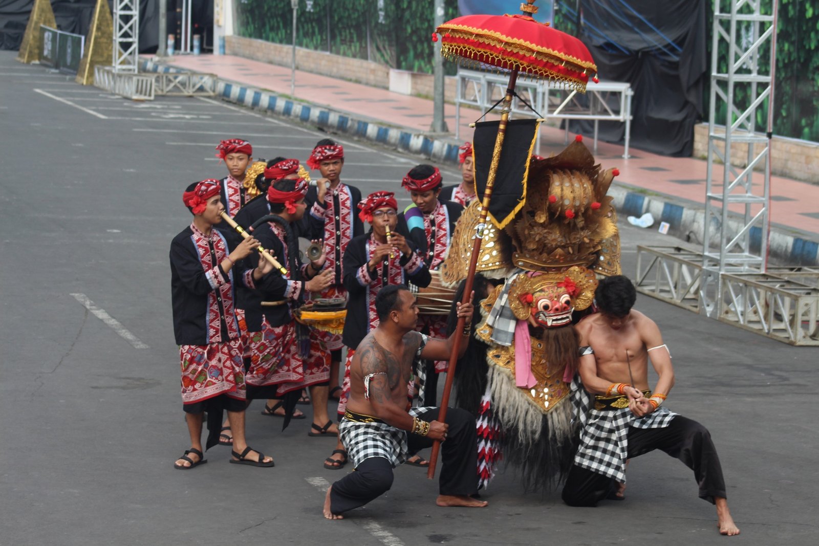 Jember Fashion Carnival 2025 Kembali Memukau, Tampilkan Keberagaman Nusantara