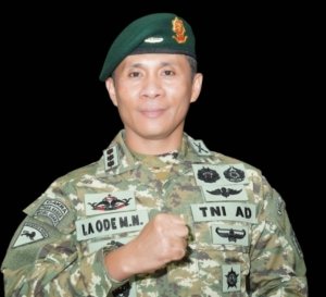 Danbrigif 9 Ajak Warga Kibarkan Merah Putih