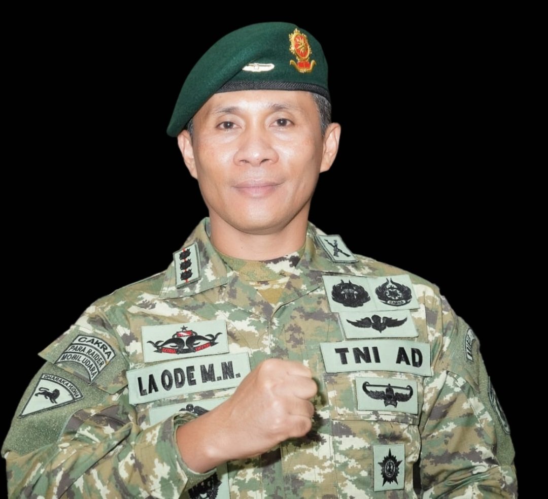 Danbrigif 9 Ajak Warga Kibarkan Merah Putih