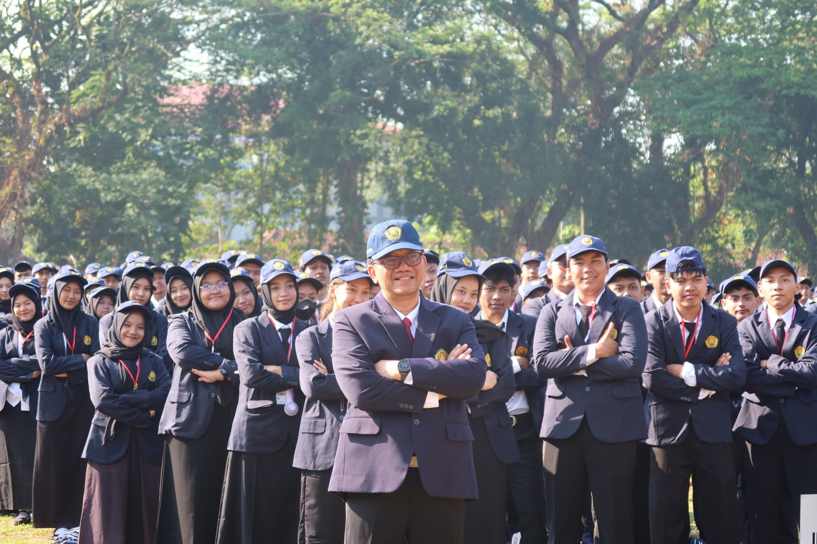 Rektor UNEJ Sambut 9.085 Mahasiswa Baru di PKKMB 2025