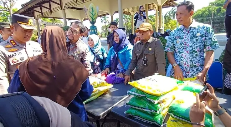 Gerakan Pangan Murah di Bondowoso, 9 Ton Beras Murah Diserbu Warga