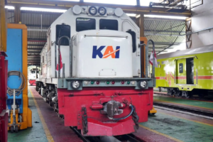 Dari Suara Klakson hingga Cow Hanger Merah, Begini Fakta Lokomotif Daop 9 Jember