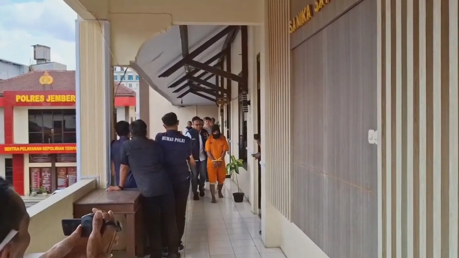 Polisi Tangkap Dua Pengedar Uang Palsu di Jember, Puluhan Juta Rupiah Disita
