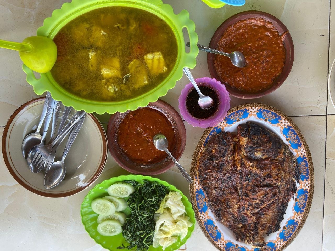Nikmat di Tepi Pantai, Ikan Laut Bakar Jember Jadi Incaran Wisatawan
