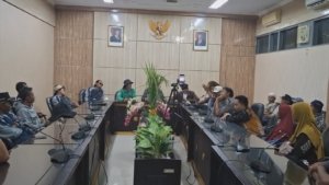 Petani Jember Duduki Kantor DPRD, Tolak Alih Fungsi Lahan Pertanian Jadi Perumahan