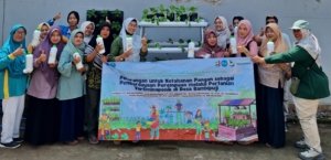 Dosen Polije Latih Perempuan Rambipuji Olah Limbah Rumah Tangga Jadi Pupuk Organik Cair