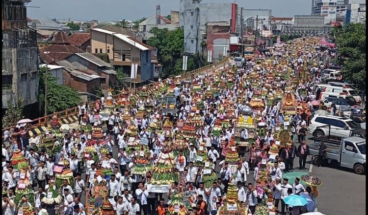 Jember Pecahkan Rekor MURI Lewat 449 Ancak Agung