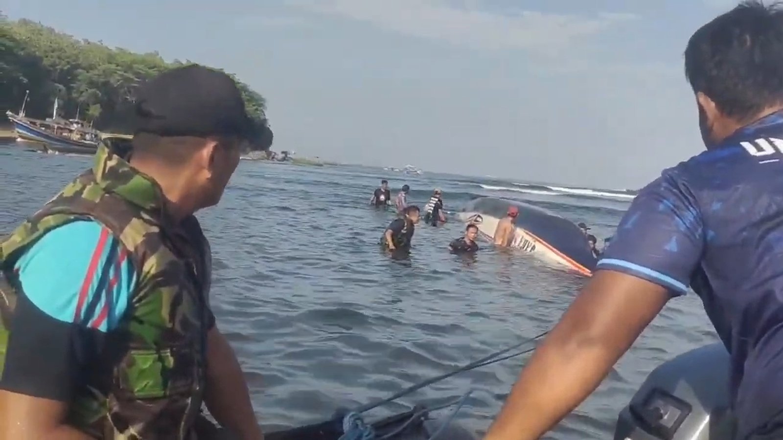 Dua Kapal Nelayan Puger Jember Tenggelam