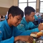 Siswa Jember Lebih Suka Hamburger daripada Nasi