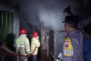 Gudang Jurusan Syariah UIN KHAS Jember Terbakar, Diduga Akibat Korsleting ListrikJember