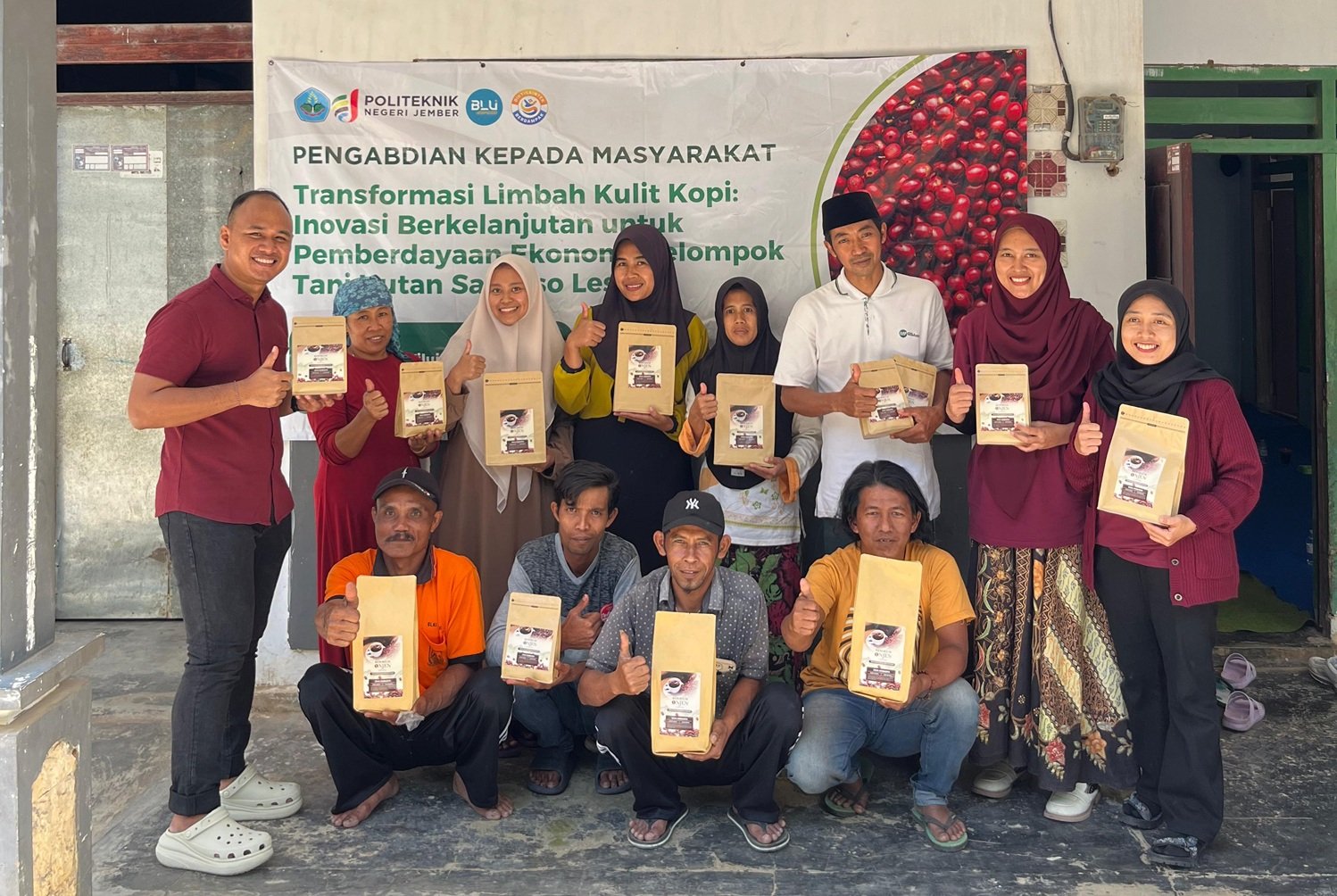 Dosen Polije Latih Petani Klungkung Olah Limbah Kopi, Perkuat Branding Kopi Lokal