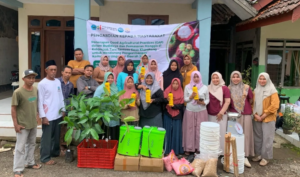 Tim Dosen Dampingi Petani Klungkung Tingkatkan Kualitas Manggis