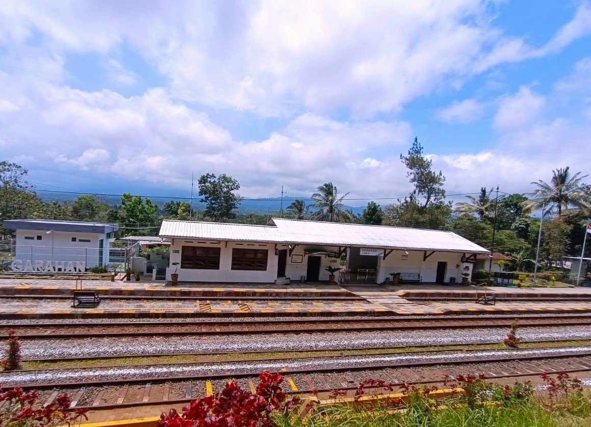 Stasiun Garahan, Jejak Kolonial di Jalur Gumitir