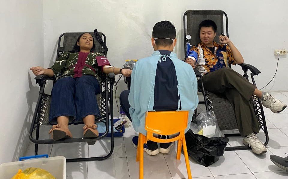 HUT PMI ke-80, Mobil Unit Donor Darah PMI Jember Sehari Himpun 102 Kantong