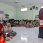 KSR PMI UIN KHAS Latih Siswa Tangani Cedera