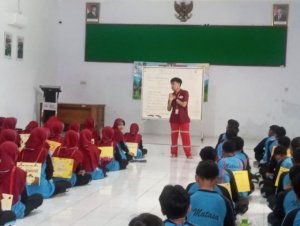 PMR MTsN 1 Jember Gelar Orientasi dan HUT PMI
