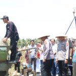 Kapolda Jatim dan Bupati Banyuwangi Panen Raya Jagung