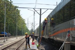 Pahlawan Sunyi, Petugas Cuci Kereta Daop 9 Jember