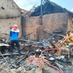 Kebakaran di Silo Hanguskan Tujuh Rumah, Damkar Gerak Cepat