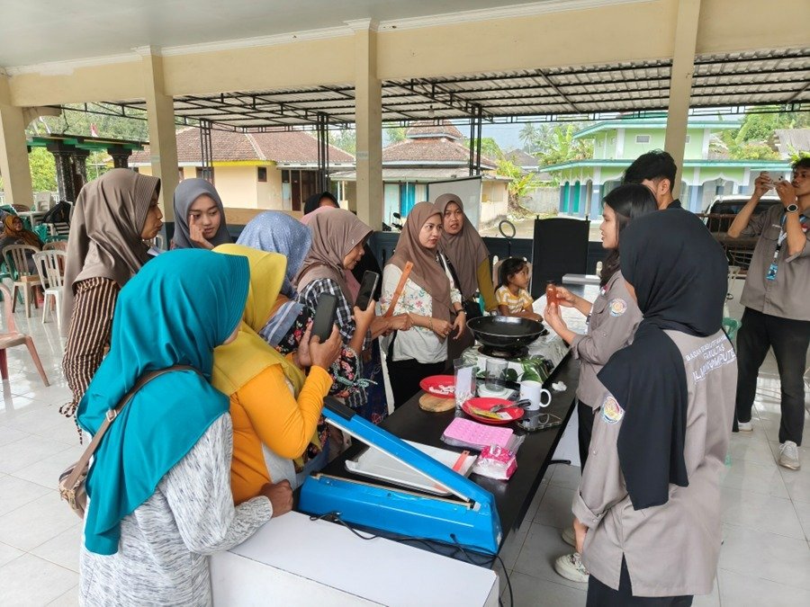 Permen Susu Etawa Jadi Inovasi Ekonomi Baru Desa Kalibaru Manis