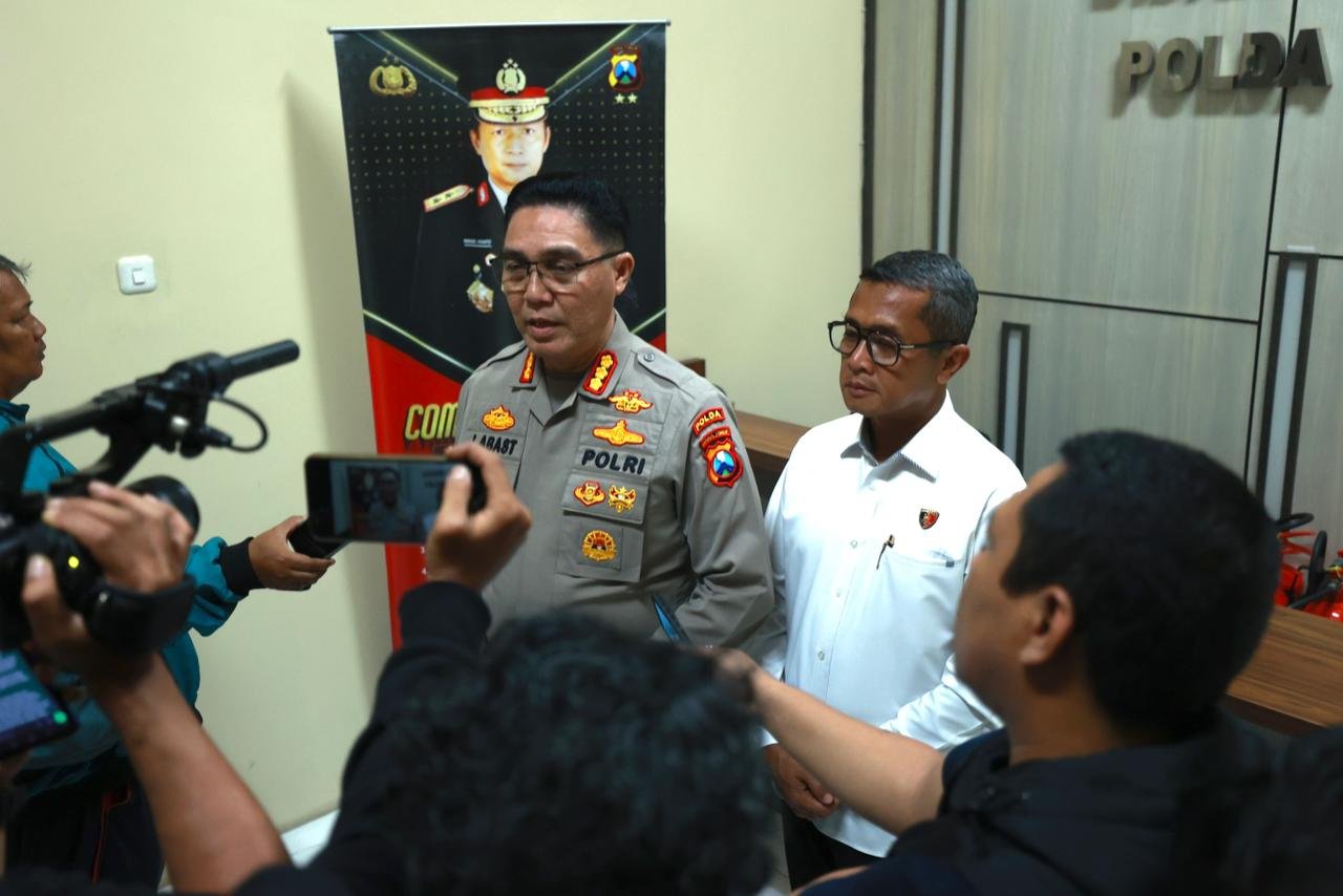 DVI Polda Jatim Dirikan Posko Evakuasi Korban Robohnya Bangunan Ponpes Al Khoziny