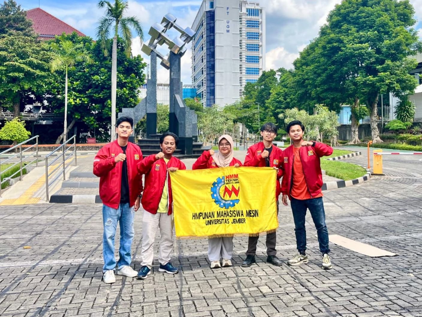 Tim Mesin Pandalungan UNEJ Raih Juara 3 Medcom X UGM 2025