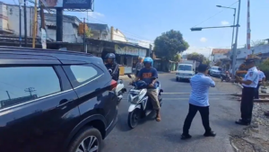 KAI Jember Sosialisasi Bahaya Berhenti di Rel