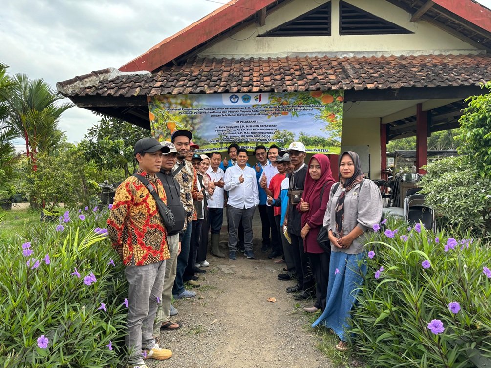Polije Dorong Budidaya Jeruk Berkelanjutan di Ngudi Rejeki Lewat Kolaborasi dengan Tefa Kebun Inovasi