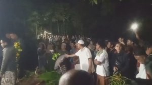 Ratusan Warga Iringi Pemakaman Korban Bus Maut