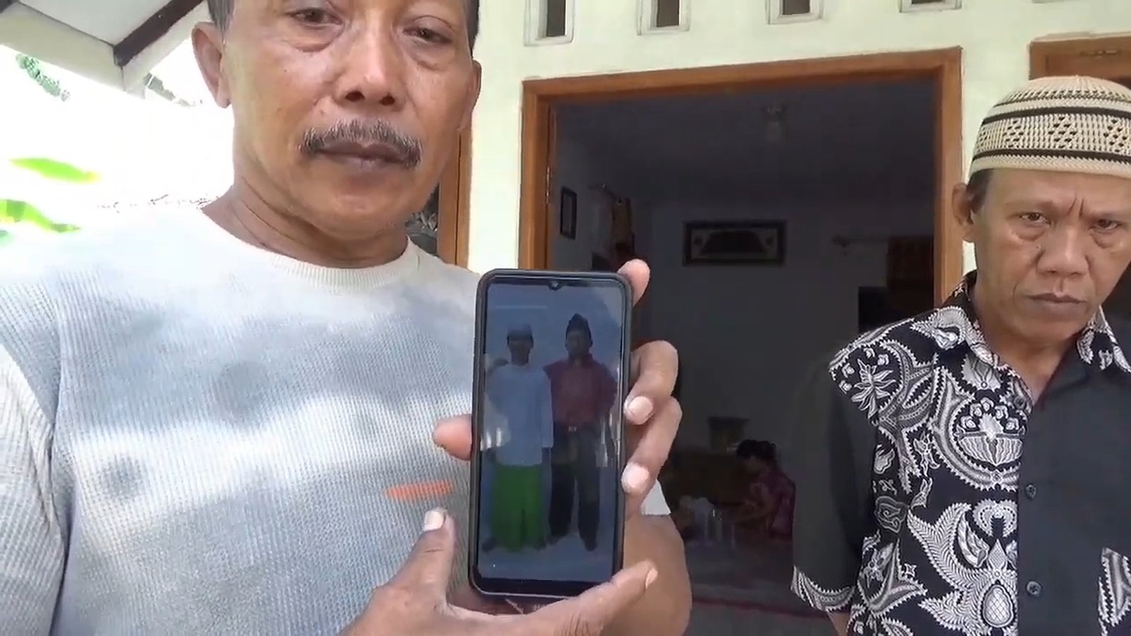 Santri Jember Korban Runtuhnya Ponpes Al Khoziny Dimakamkan di Kampung Halaman