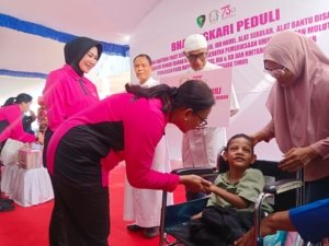 Bhayangkari Salurkan 5.000 Bansos dan Gelar Bakti Kesehatan NTT