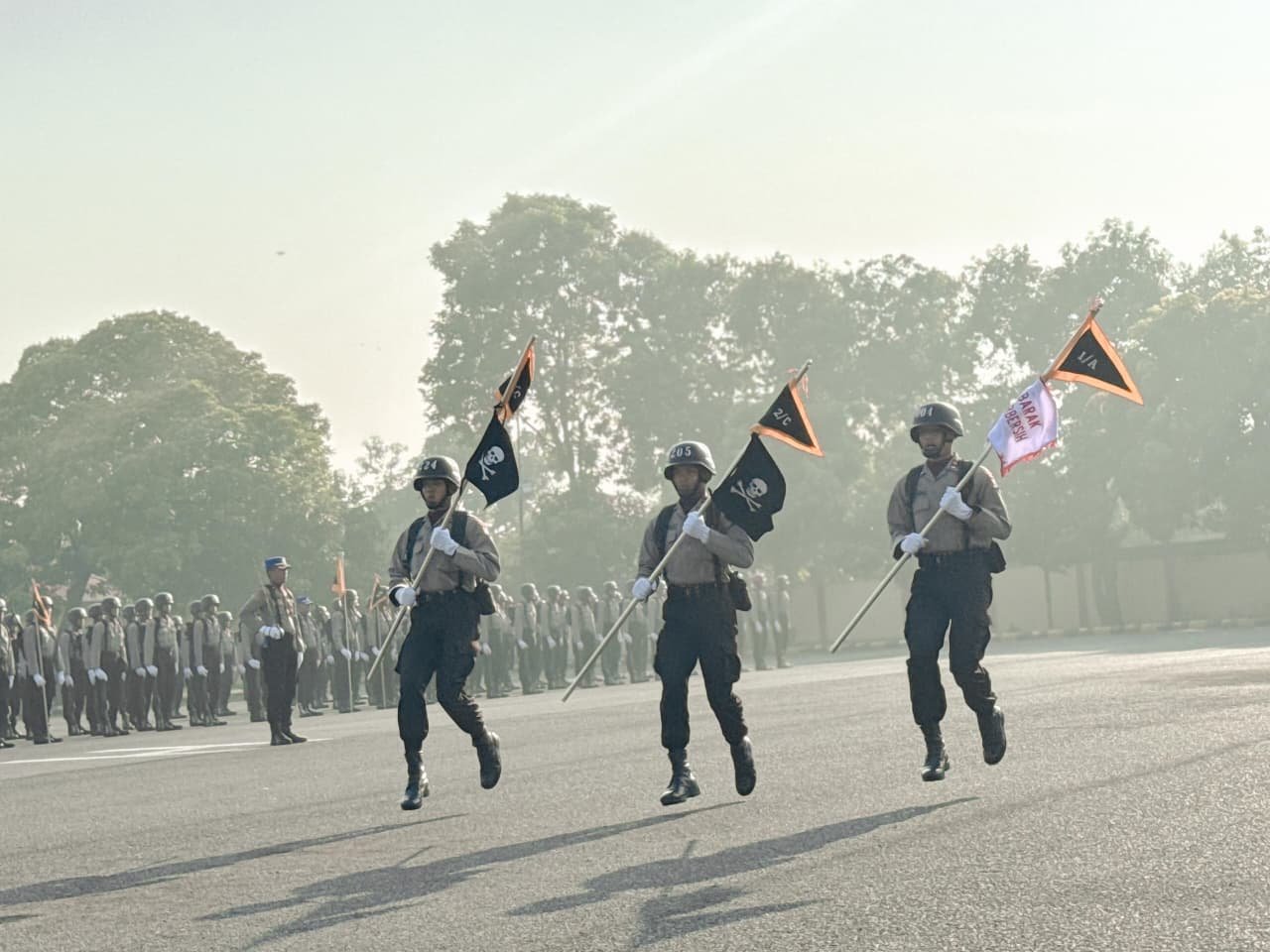 SPN Polda Jatim Tanamkan Disiplin Lewat Lomba Kebersihan Barak