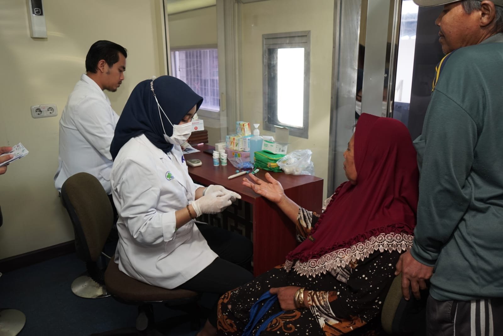 HUT ke-80, KAI Daop 9 Jember Gelar Layanan Kesehatan Gratis di Stasiun Ledokombo