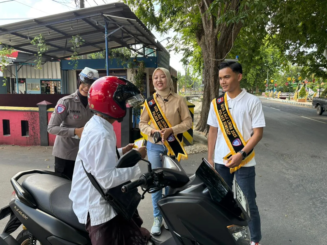 Polres Sumenep Gencarkan Edukasi Tertib Lalu Lintas Lewat Program Polantas Menyapa