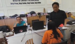 Ibu dan Anak di Jember Ditangkap, Lanjutkan Bisnis Narkoba Suami yang Sudah Dipenjara