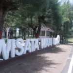 Watu Ulo: Di Antara Laut, Legenda, dan Rahasia yang Terjaga