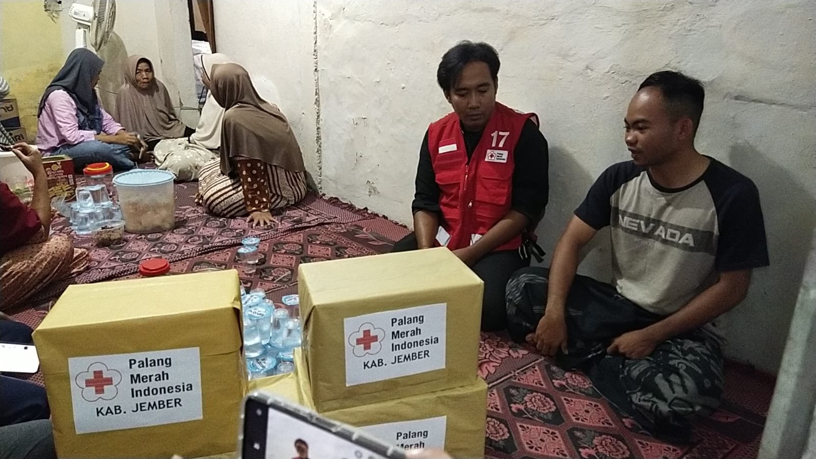 PMI Jember Beri Bantuan untuk Korban Tragedi Angin Ribut Sumbersari