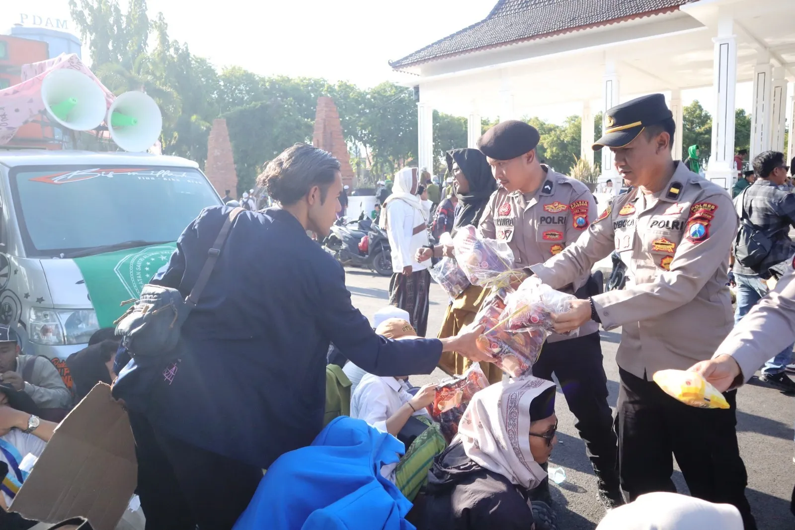 Polres Situbondo Terapkan Pendekatan Humanis dalam Aksi Damai Alumni Ponpes